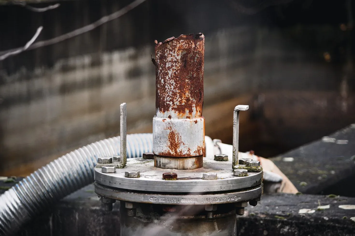 Cover artwork for the article “Escaping Dirty Pipe (a.k.a. CVE-2022-0847), mostly unscathed”.